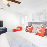 El Paseo Modern