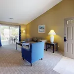 Df202 Airy 2 Bedroom Condo Overlooking The Pool