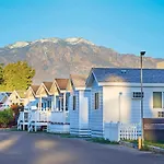 Palm Springs Camping Resort Loft Cabin 1
