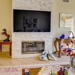 Lovely Palm Desert Condo - Tennis, Golf And Pools!