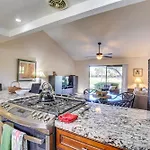 Palm Desert Condo With Patio And Golf Course Views!