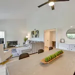 Quiet Palm Desert Condo Workspace And Pool Access!