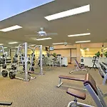 Palm Desert Townhome With Pool Access And Golf Course!