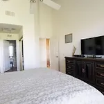 Sunny Palm Desert Escape On Golf Course