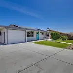 Pet-Friendly Palm Desert Gem With Golf Course View