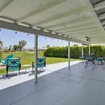 Pet-Friendly Palm Desert Gem With Golf Course View