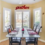 Palm Desert Rental With Community Pool Near Golf!
