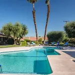 Charming Palm Desert Oasis - An Ideal Getaway Home