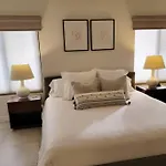 High-End Mid-Century Condo On The Golf Course
