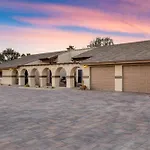Pool Sports Court Game Garage Fire Pit Casita Olivano Ranch By Avantstay