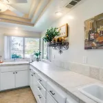 4 Mi To Indian Wells Bright Palm Desert Townhome!