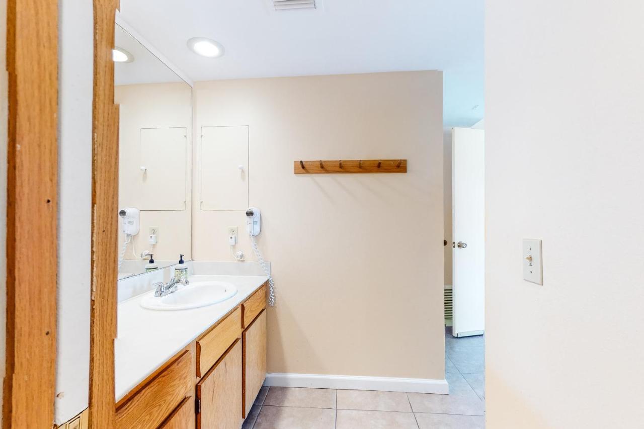 Paradise Permit# Str2020-0085 * Palm Desert