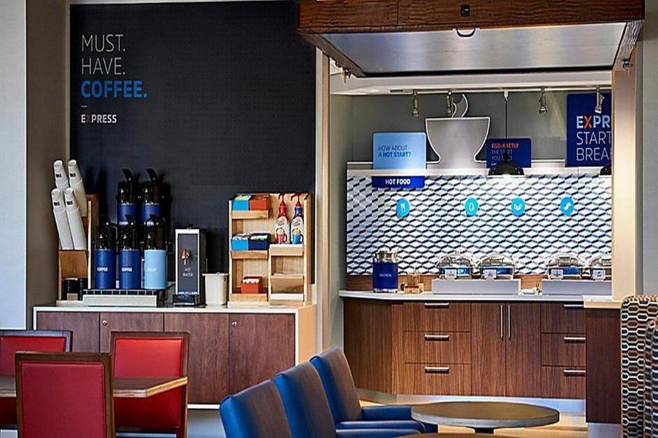 Express & - Millennium By Ihg Hotel