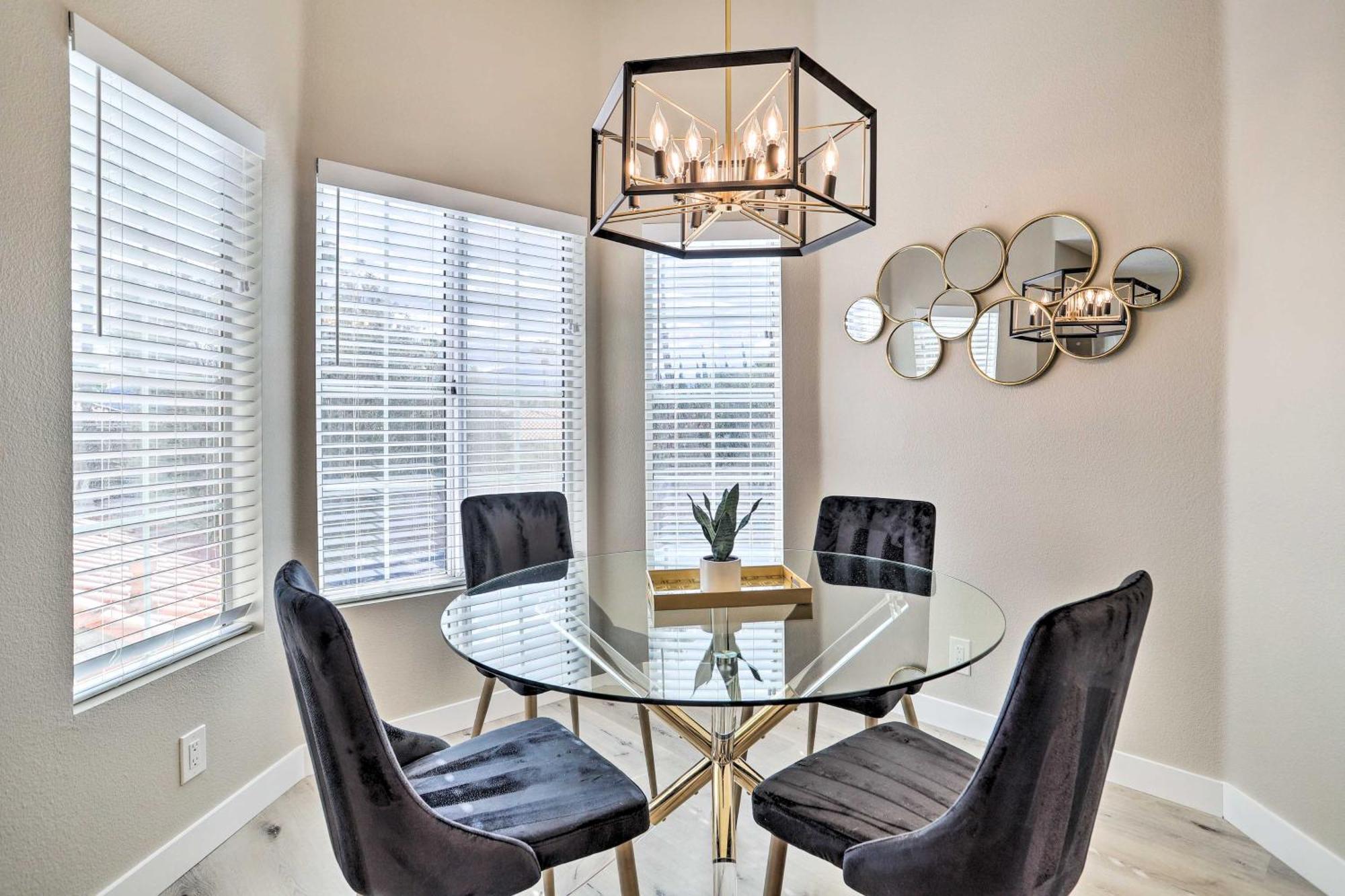 Apartment Chic With Resort-style Amenities! Palm Desert