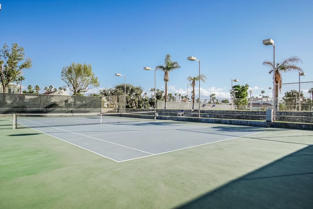 Desert Breezes 3*