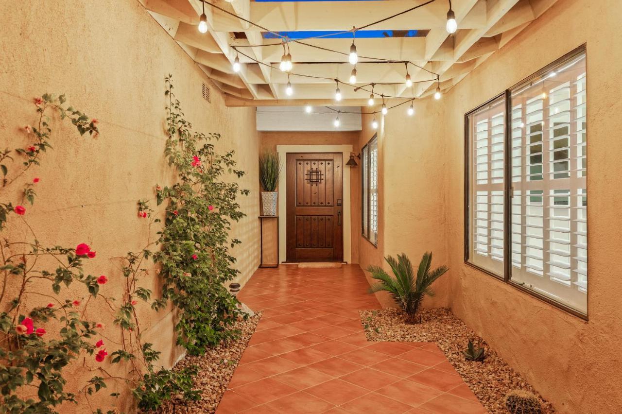 Spectacular With Private Golf Privileges Includes Golf Cart On Monterey Country Club !! Holiday home Palm Desert