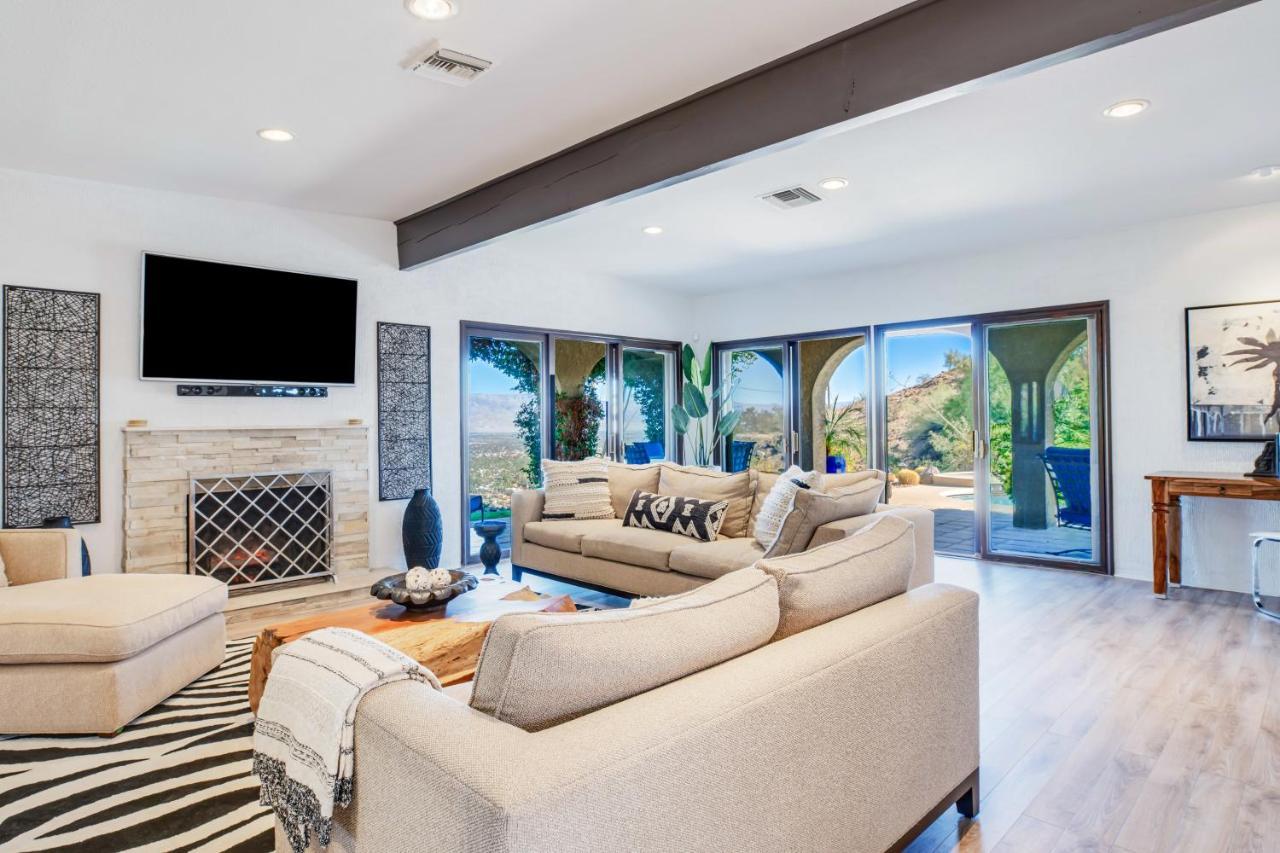 Cliff House - El Paseo Retreat With Amazing Views Of Lights
