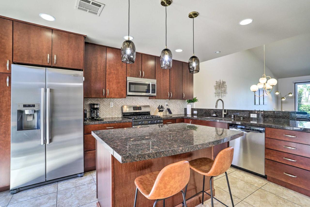 Apartment Country Club With Mtn And Golf Course View!