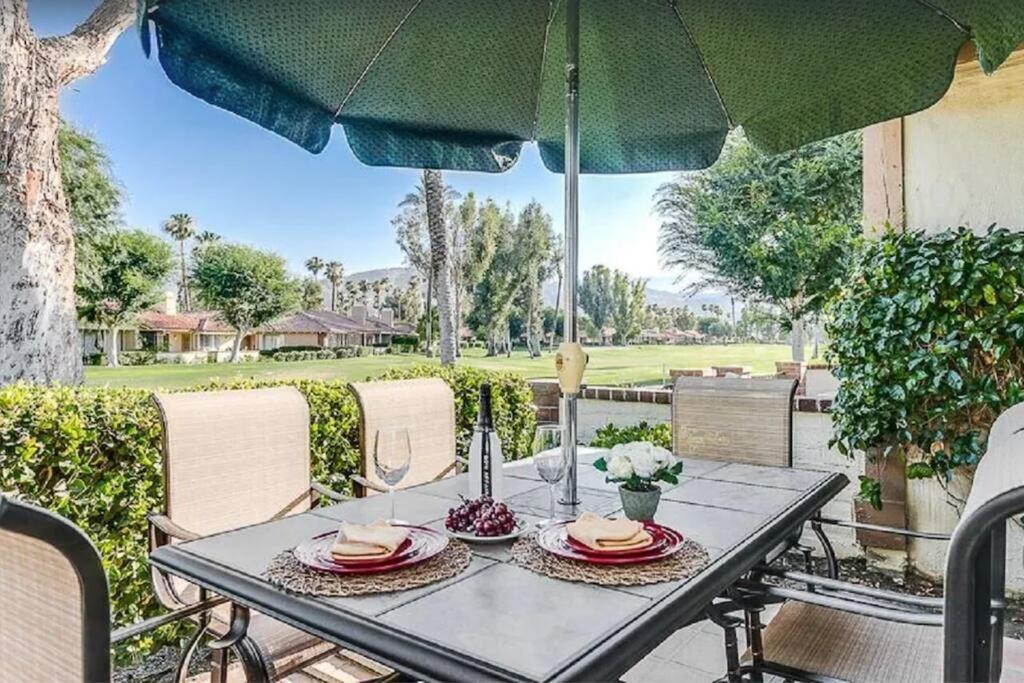 Private Country Club On Awesome Golf Course! Holiday home *