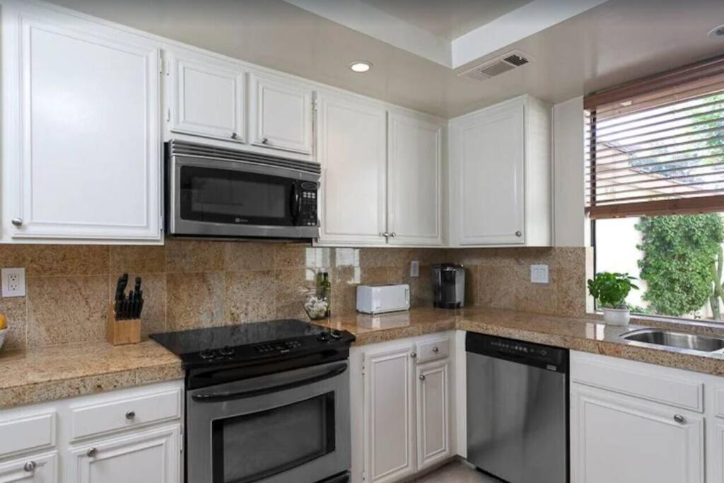Private Country Club On Awesome Golf Course! Holiday home Palm Desert