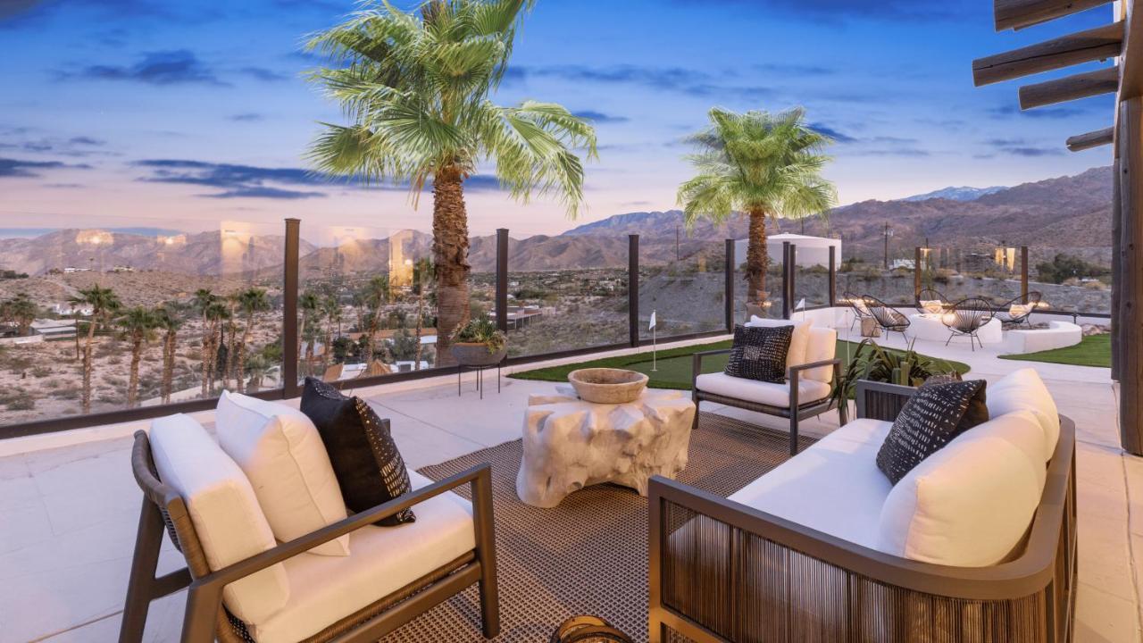 The Summit New Hilltop Estate With Sunset Views & Movie Theater Holiday home