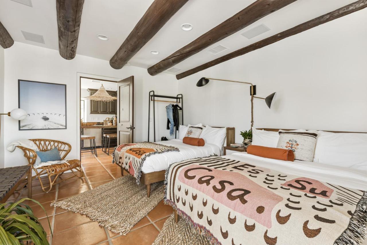 The Summit New Hilltop Estate With Sunset Views & Movie Theater Holiday home