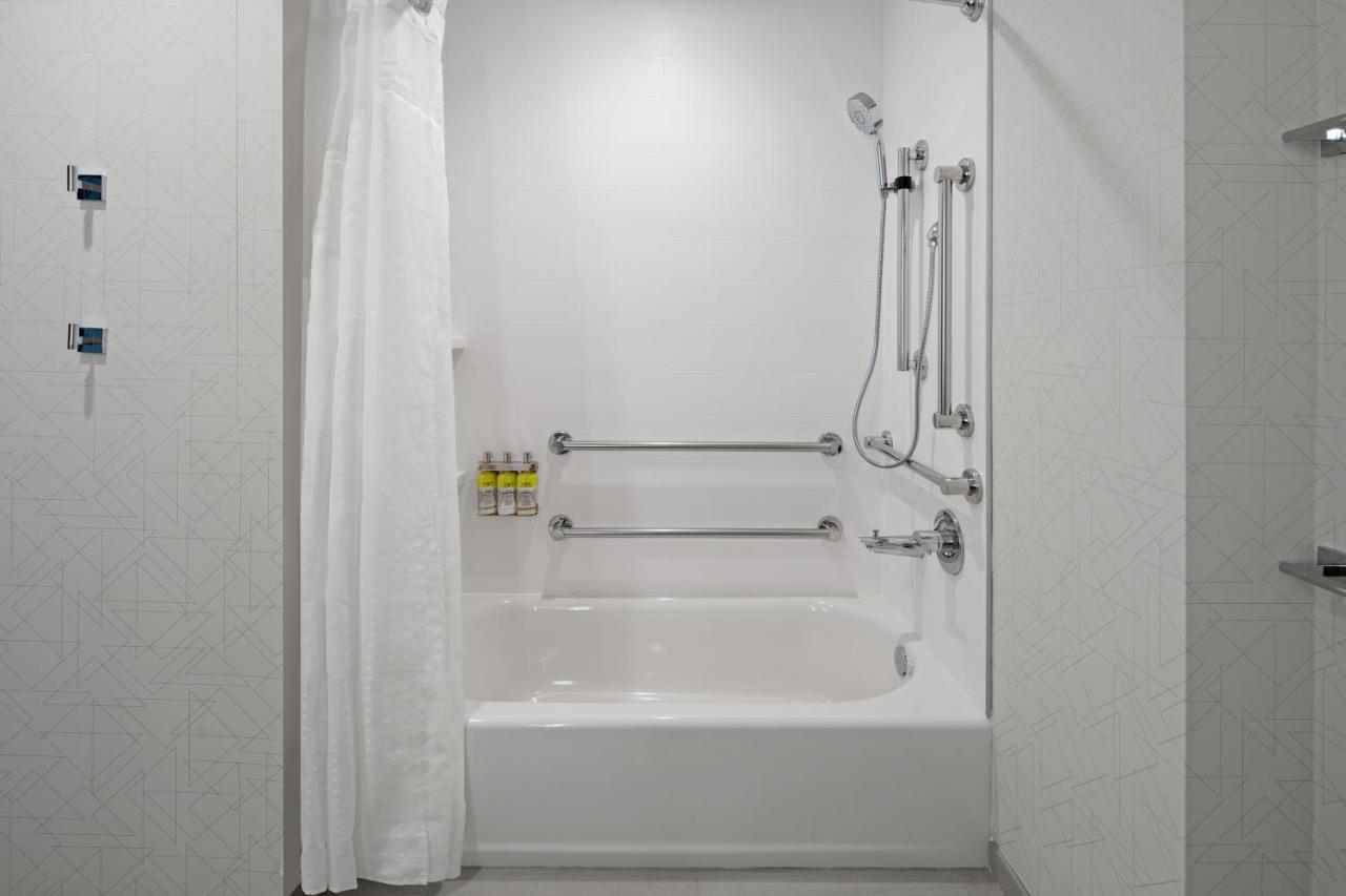 Express & - Millennium By Ihg Hotel 3*