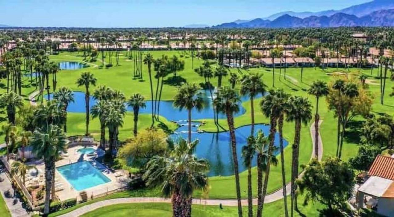 Villa Palm Valley Full Access To Golf, Tennis, And Pickle Ball- Luxury 3 King Beds 3 Full Baths Palm Desert