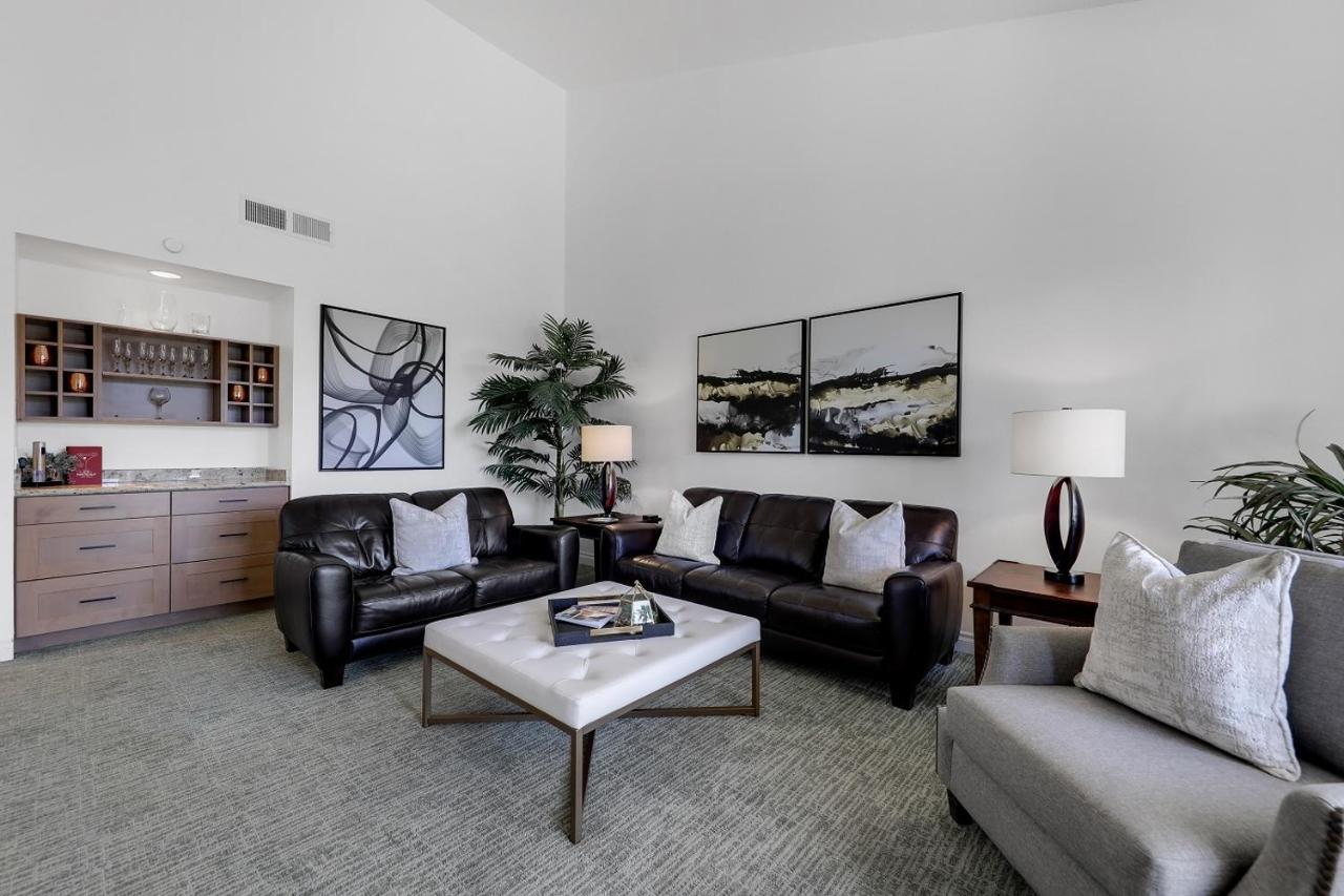 Villa Palm Valley Full Access To Golf, Tennis, And Pickle Ball- Luxury 3 King Beds 3 Full Baths *