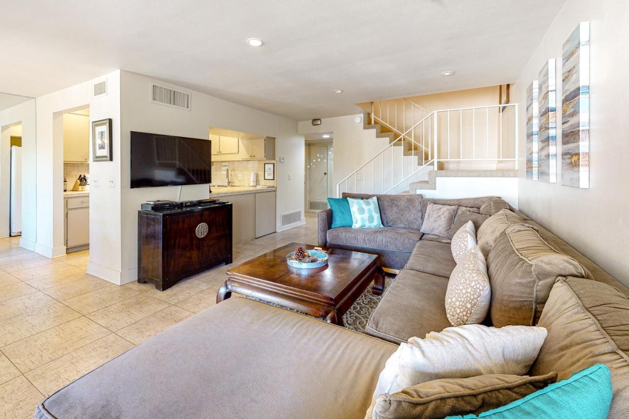 Apartment Tennis On El Paseo At Sandroc Permit# Str2023-0030