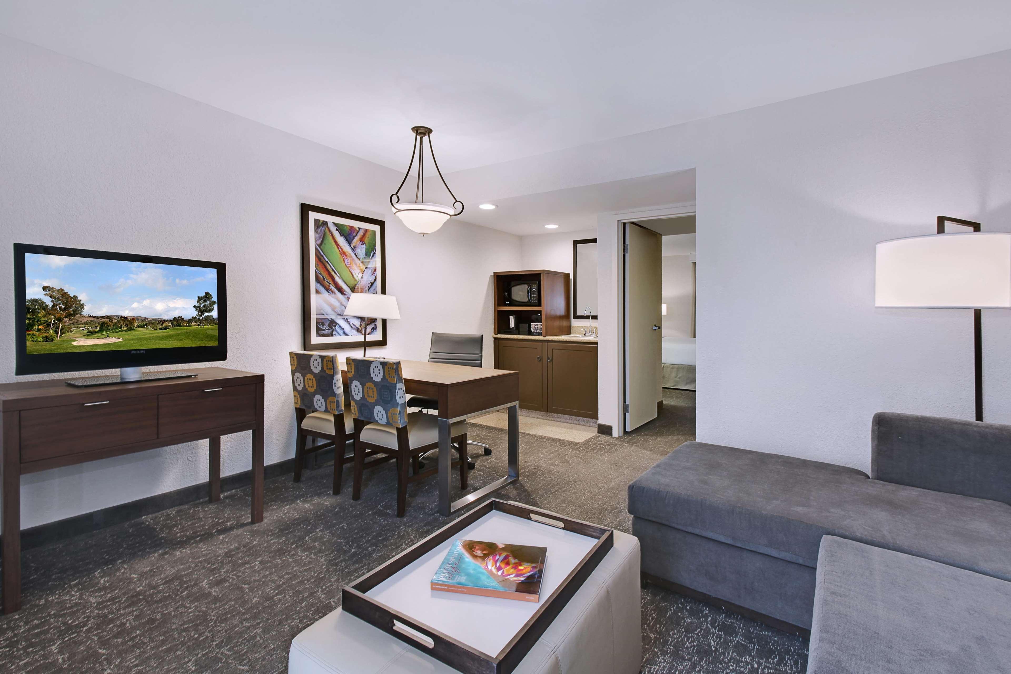 Embassy By Hilton Resort Palm Desert