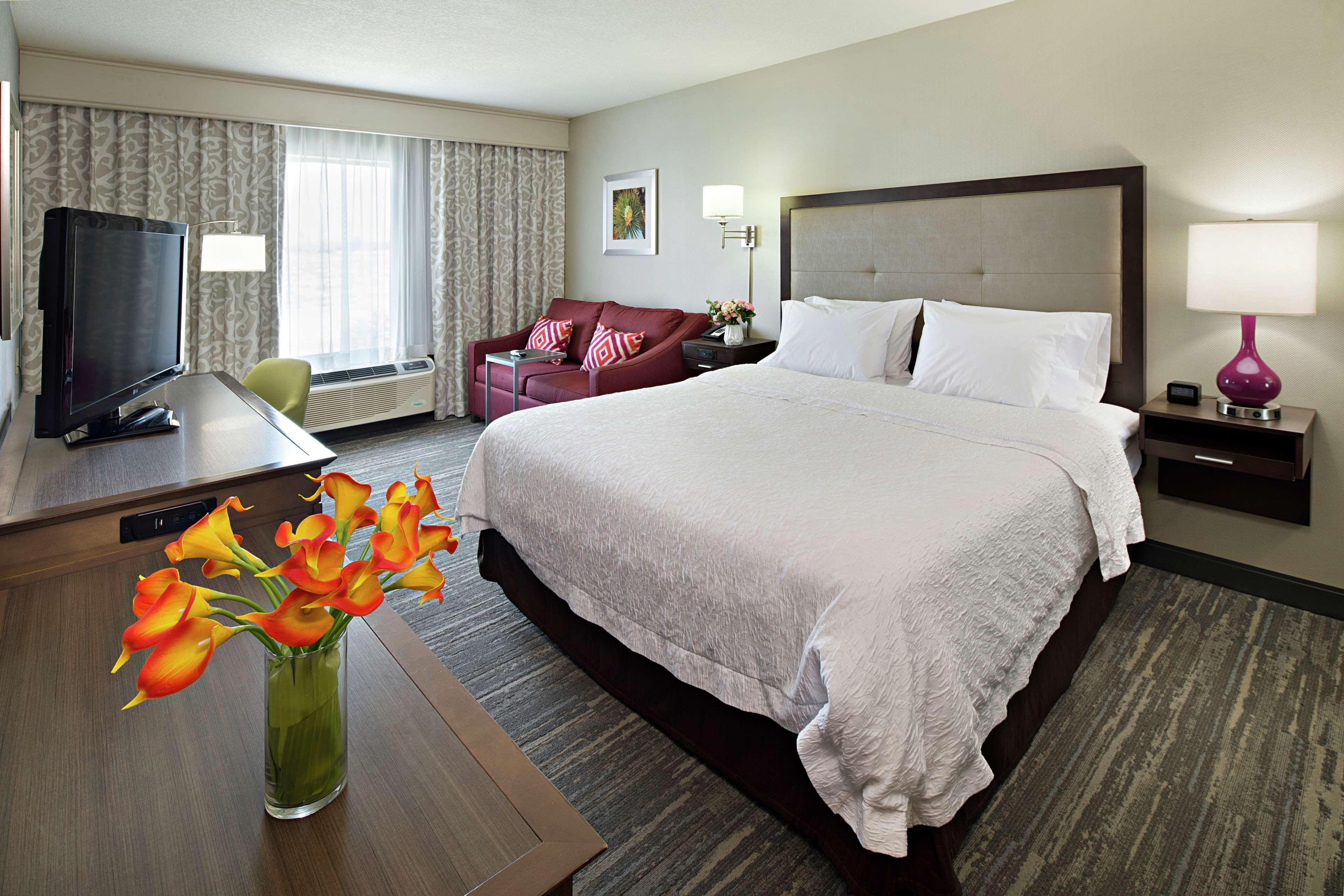 Hampton & Hotel Palm Desert