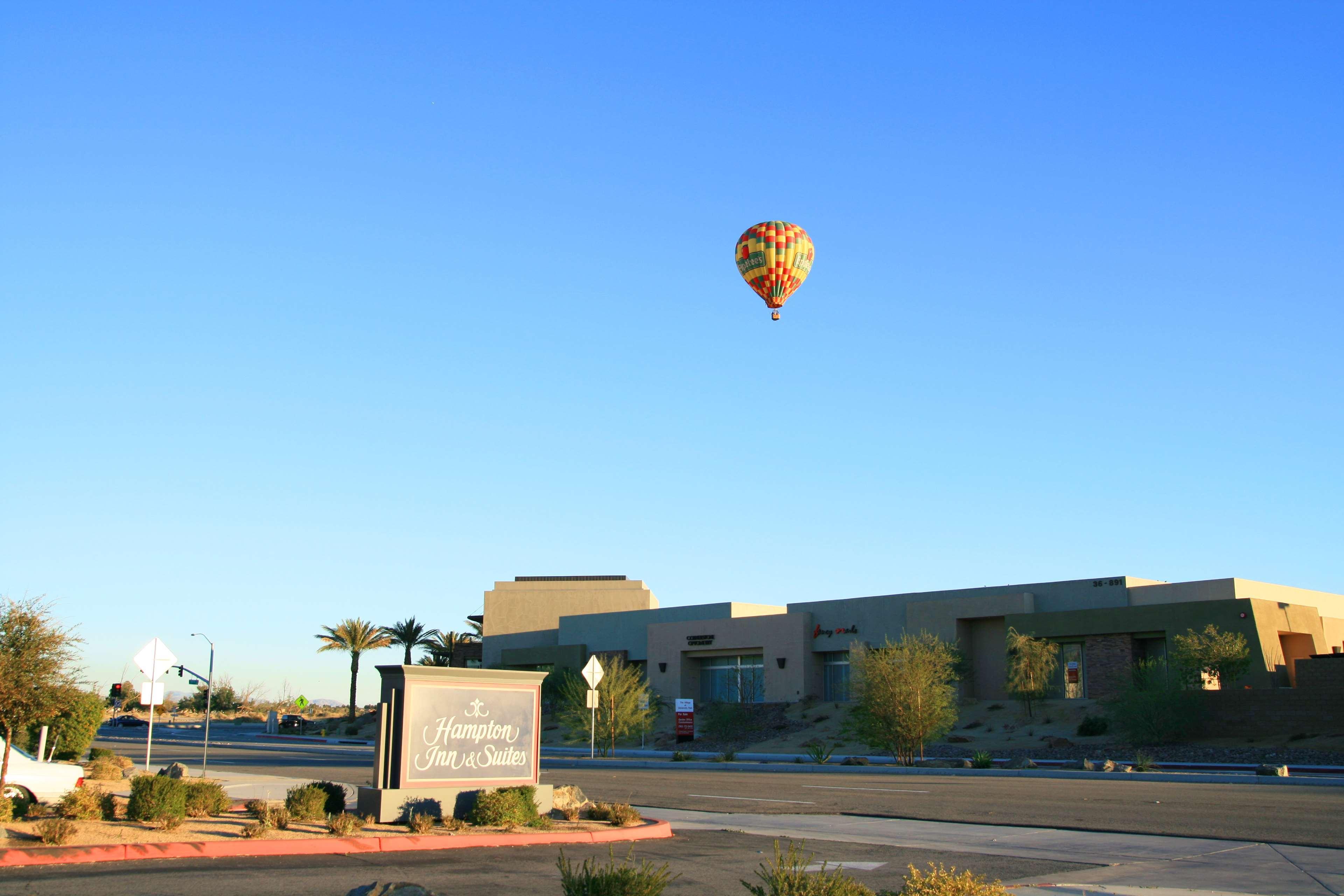 Hampton & Hotel Palm Desert