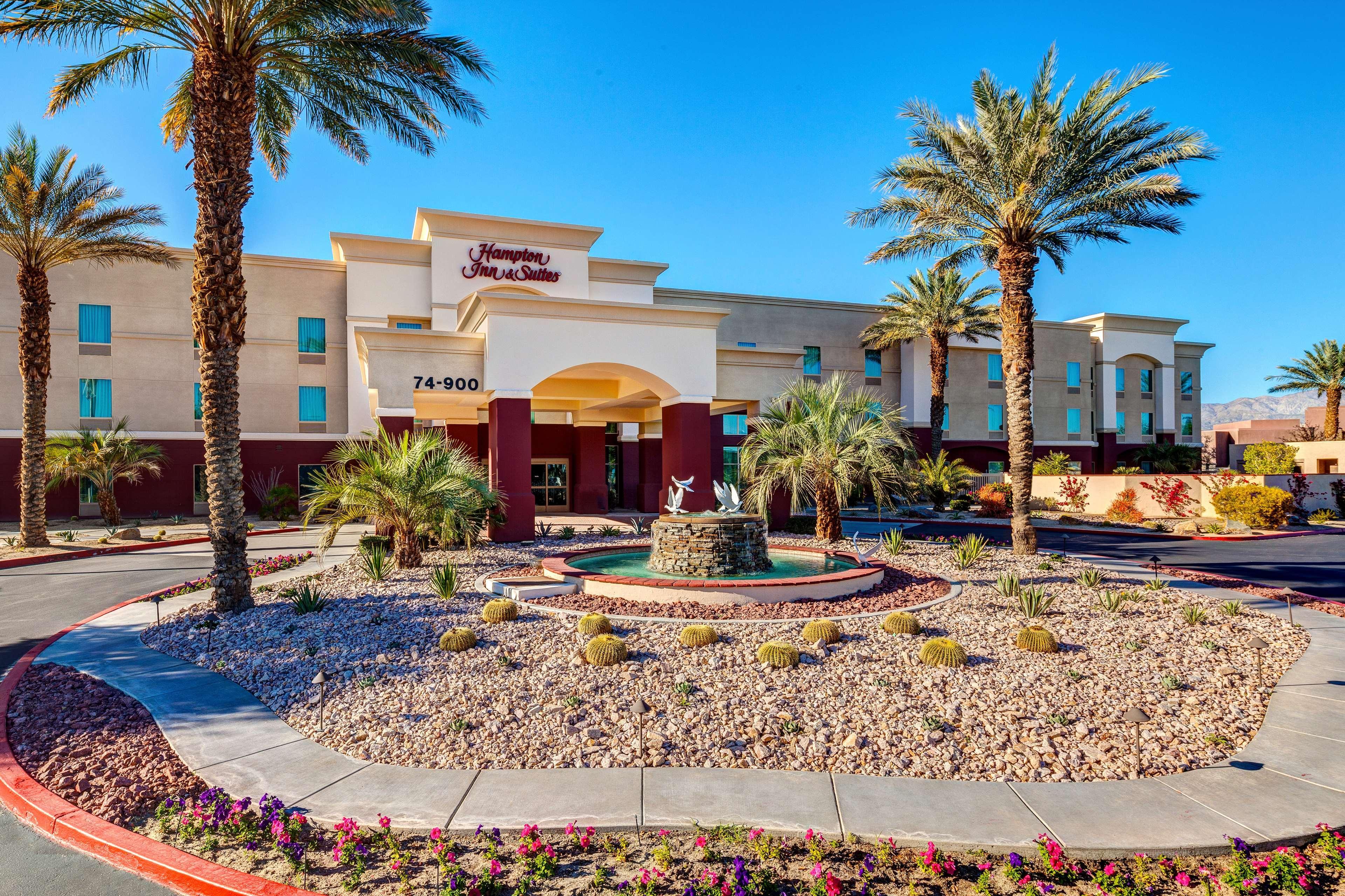 Hampton & 3* Palm Desert