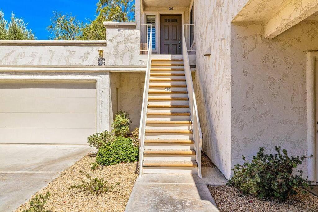 Villa Desert Falls W/ Golf & Mountain Views! Palm Desert