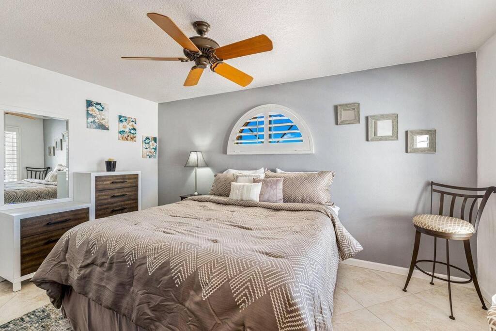 Villa Desert Falls W/ Golf & Mountain Views!