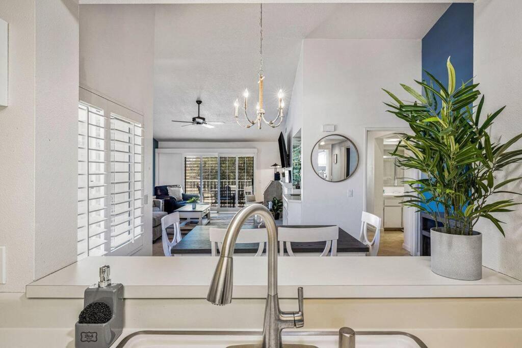 Villa Desert Falls W/ Golf & Mountain Views!