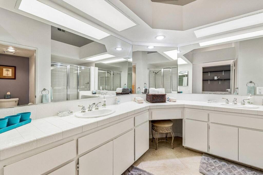 Desert Falls W/ Golf & Mountain Views! Villa