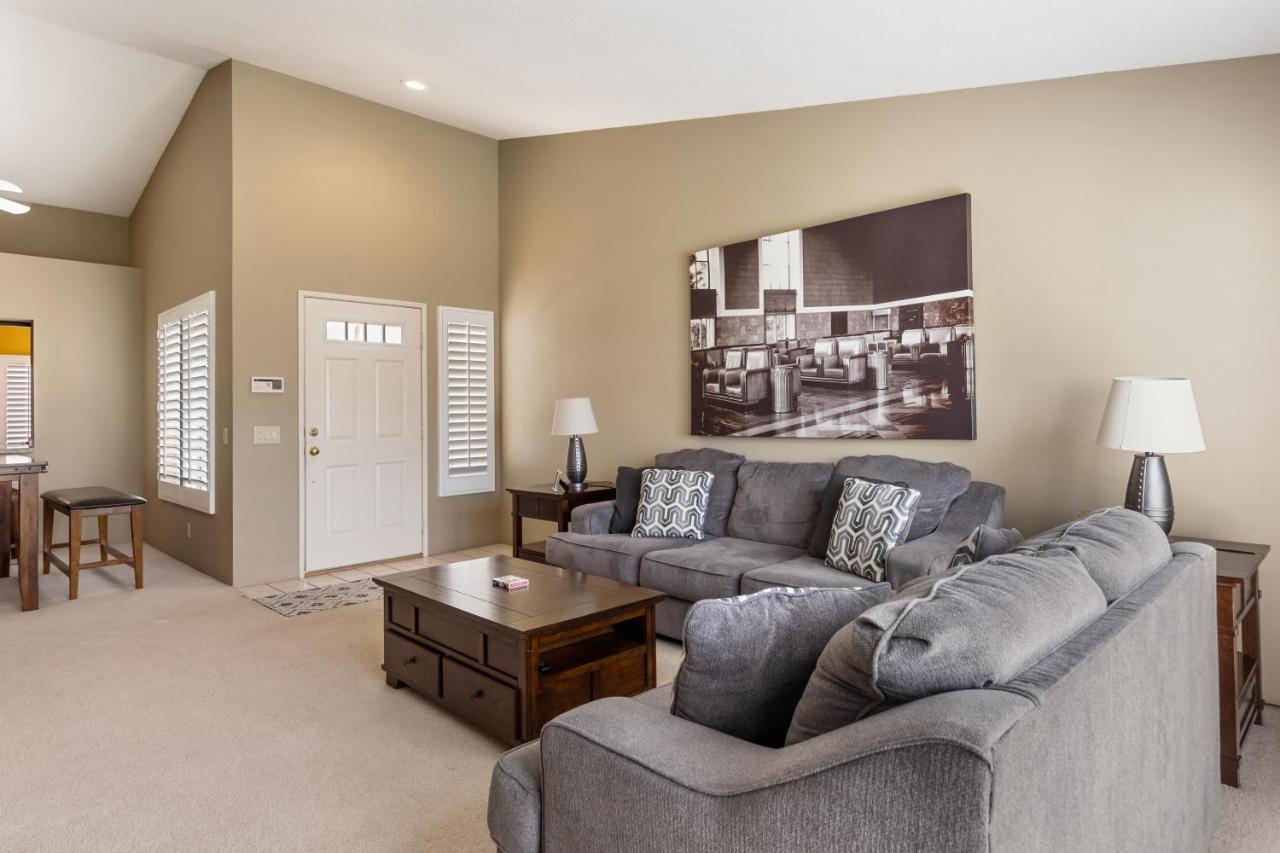 Paradise, Golf Course 2bed 2bath Apartment Palm Desert