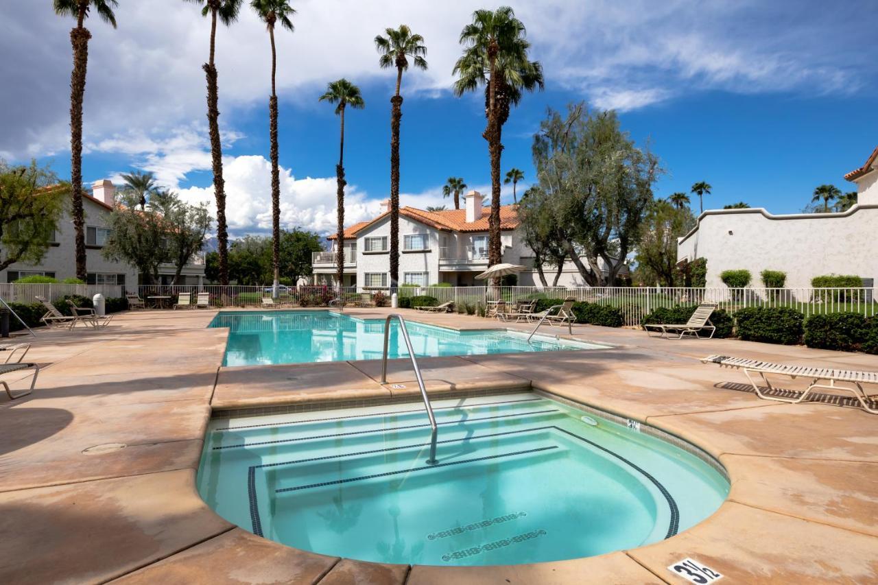 Paradise, Golf Course 2bed 2bath Palm Desert