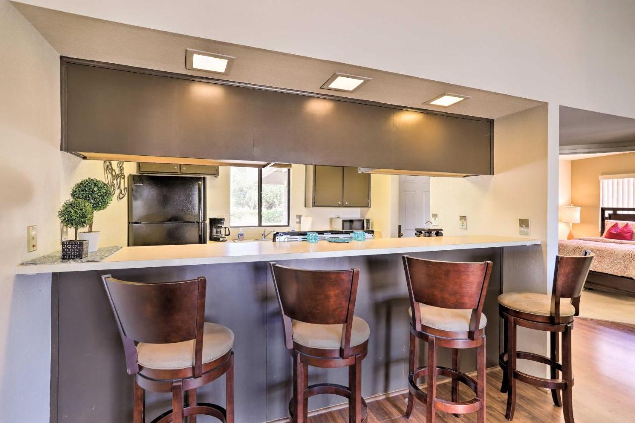 With Grill And Amenities! Palm Desert