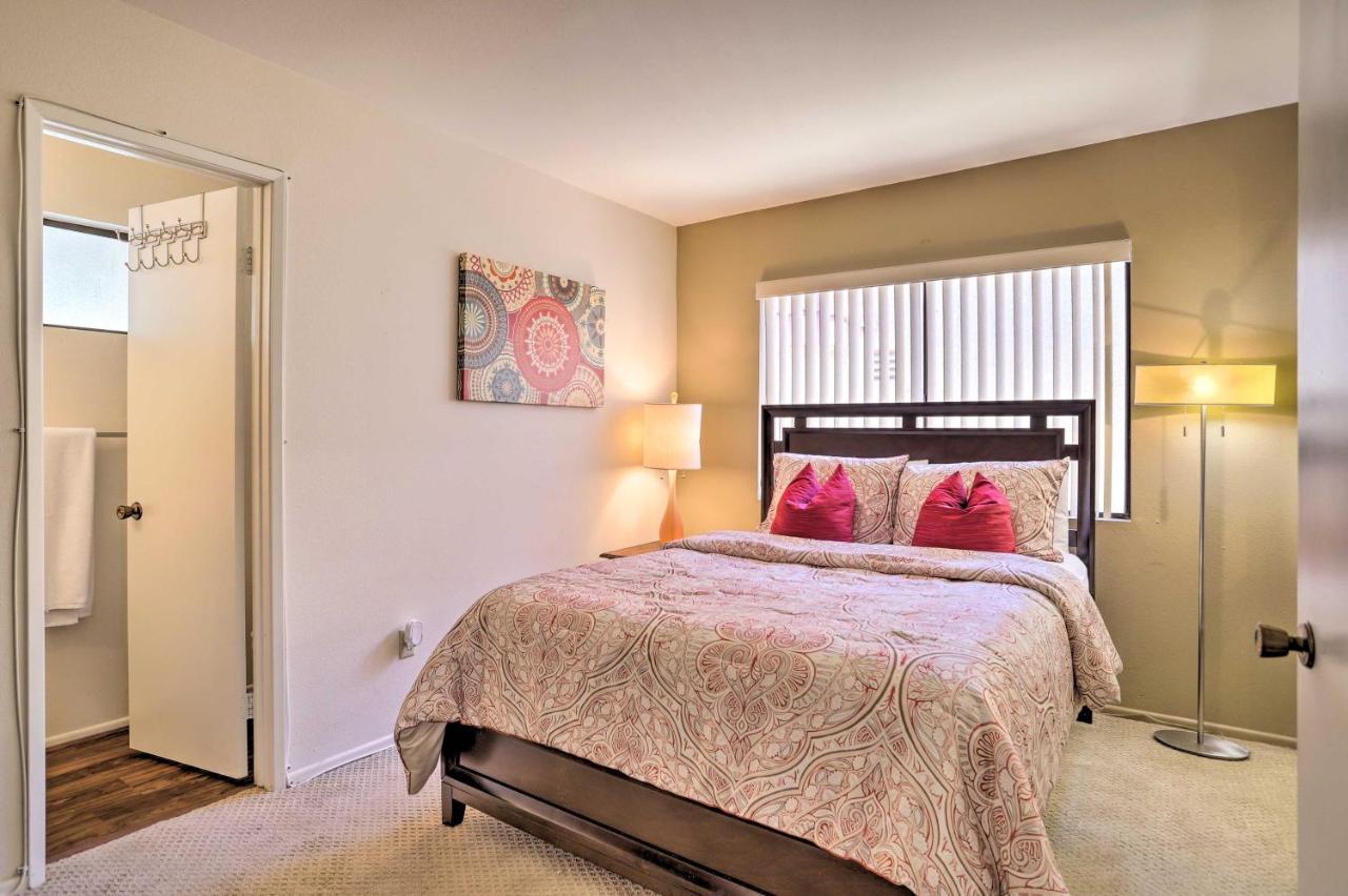 With Grill And Amenities! Holiday home Palm Desert