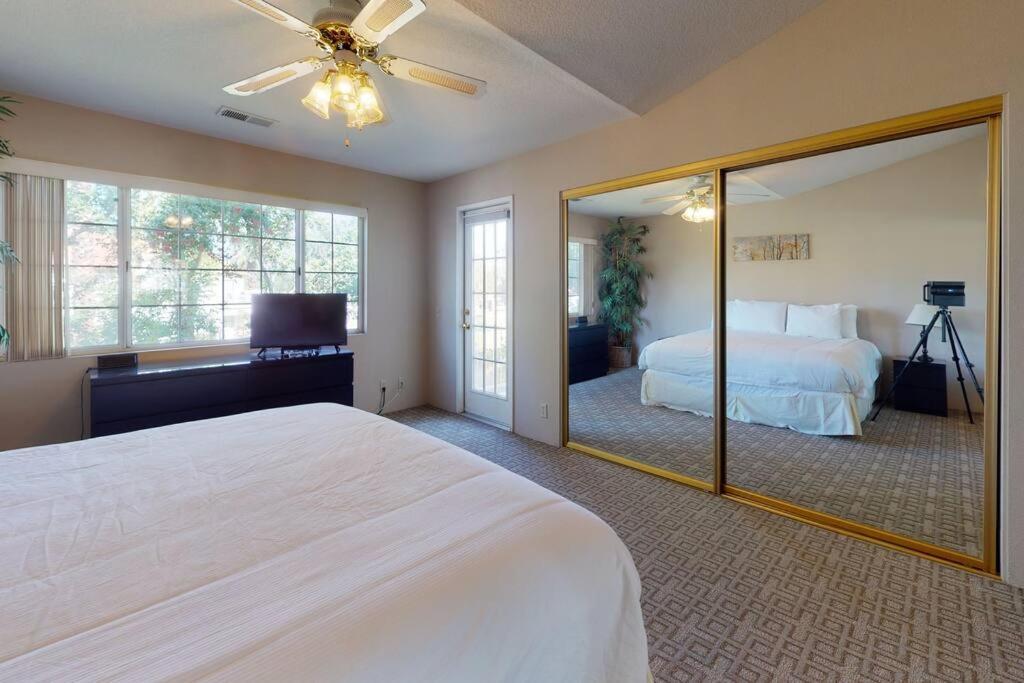 Df202 Airy 2 Bedroom Overlooking The Pool Holiday home