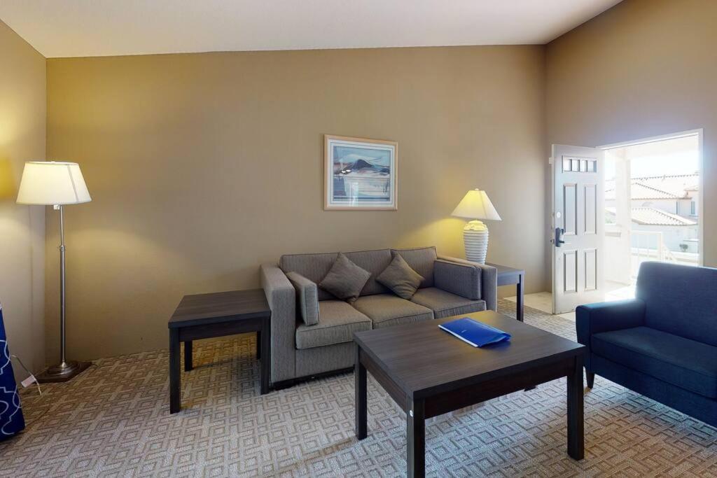 Df202 Airy 2 Bedroom Overlooking The Pool