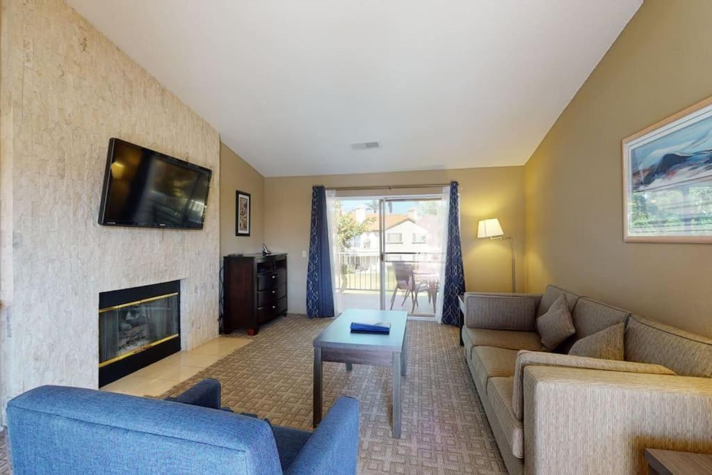 Df202 Airy 2 Bedroom Overlooking The Pool
