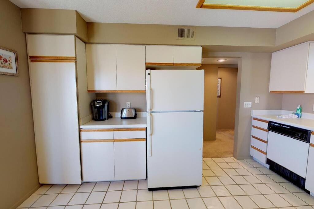 Holiday home Df202 Airy 2 Bedroom Overlooking The Pool Palm Desert