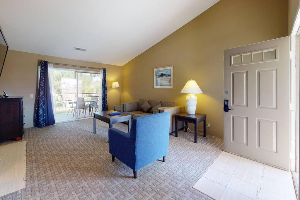 Holiday home Df202 Airy 2 Bedroom Overlooking The Pool *
