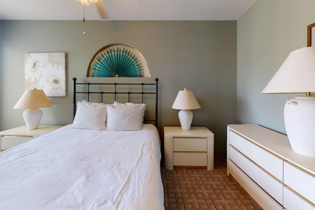 Df202 Airy 2 Bedroom Overlooking The Pool