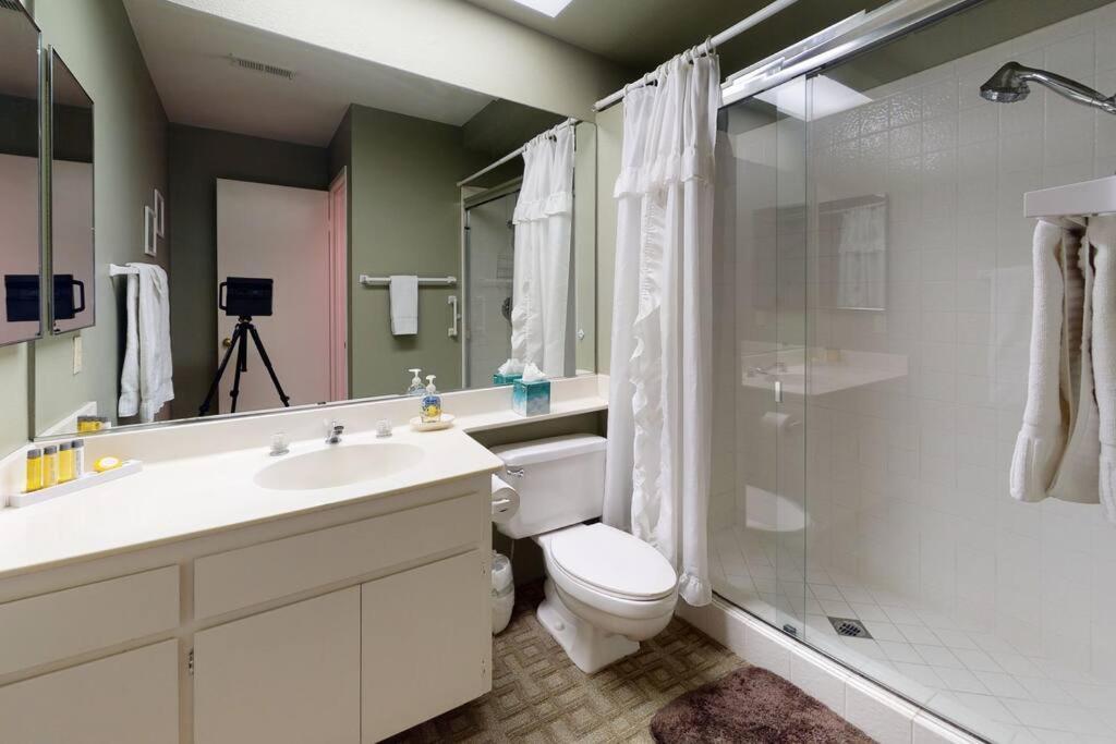Df202 Airy 2 Bedroom Overlooking The Pool Holiday home Palm Desert