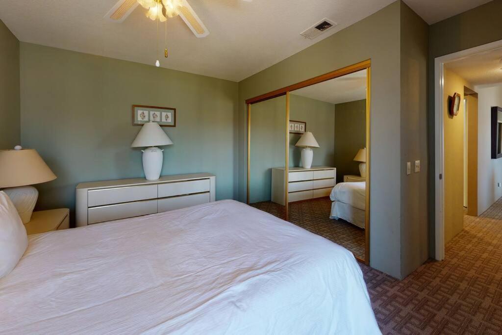 Df202 Airy 2 Bedroom Overlooking The Pool Holiday home
